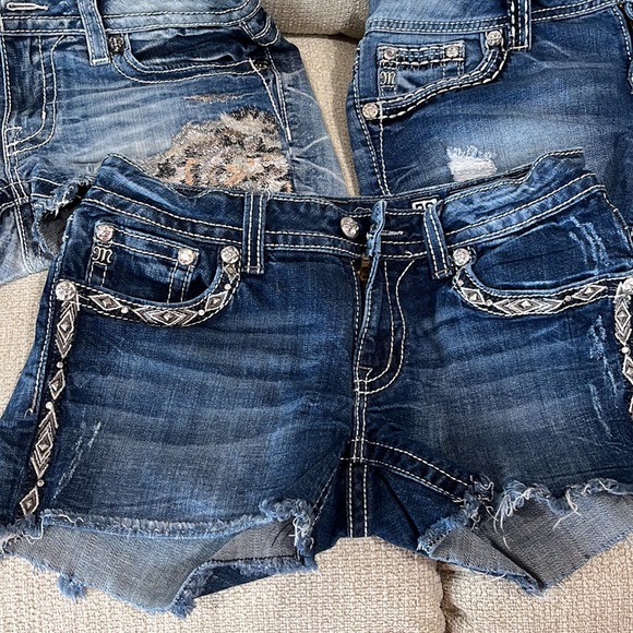 NEW LISTING. BEAUTIFUL 4 Pairs of MISS ME SHORTS. Normally $110 each. - Picture 3 of 8
